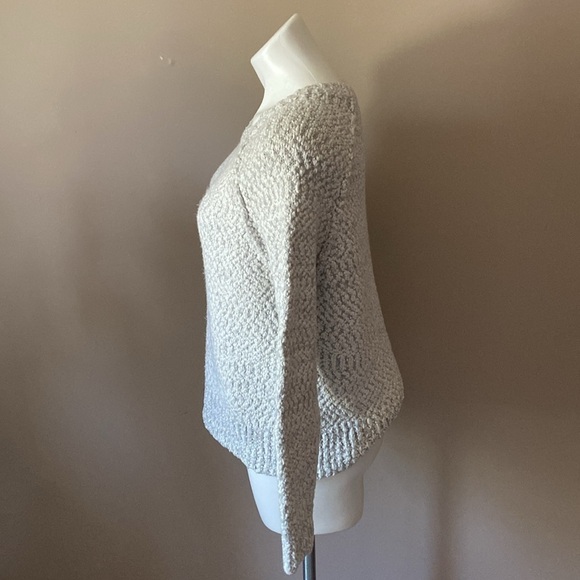 Yet Again Light Gray Popcorn Knit Scoop Neck Pullover Sweater Size Large - Picture 4 of 6